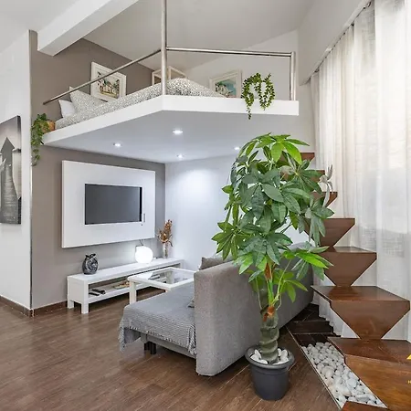 Elegante Loft Con Altillo Y Diseno Moderno, Centro Terrassa