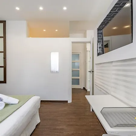 Elegante Loft Con Altillo Y Diseno Moderno, Centro Apartment