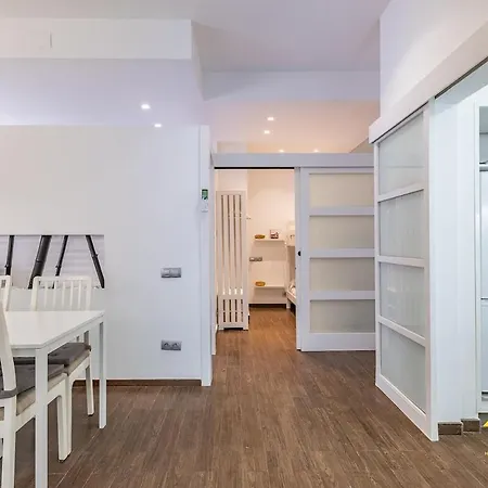 Elegante Loft Con Altillo Y Diseno Moderno, Centro Apartment